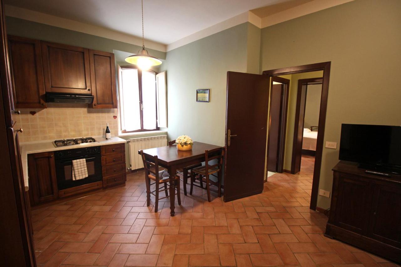 Agriturismo Casale Dello Sparviero Кастелина ин Шианти Экстерьер фото
