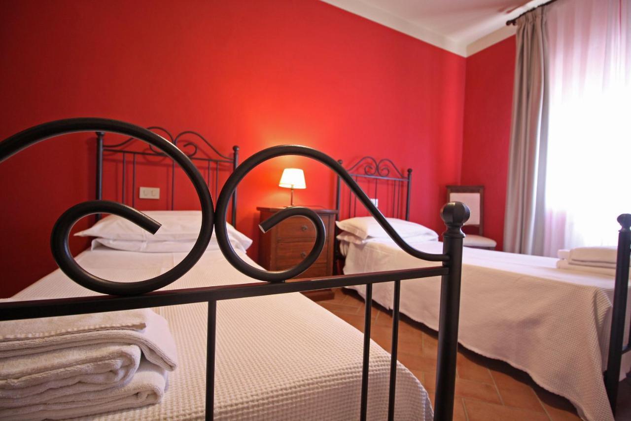 Agriturismo Casale Dello Sparviero Кастелина ин Шианти Экстерьер фото