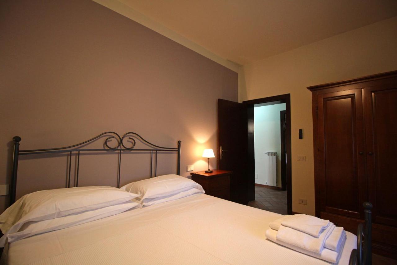 Agriturismo Casale Dello Sparviero Кастелина ин Шианти Экстерьер фото