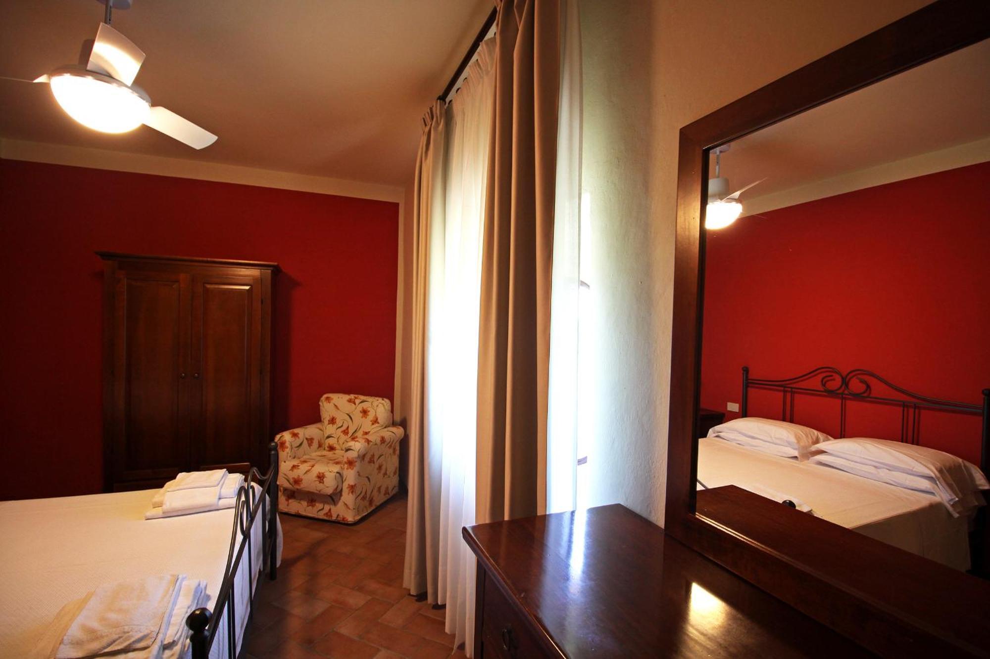 Agriturismo Casale Dello Sparviero Кастелина ин Шианти Экстерьер фото