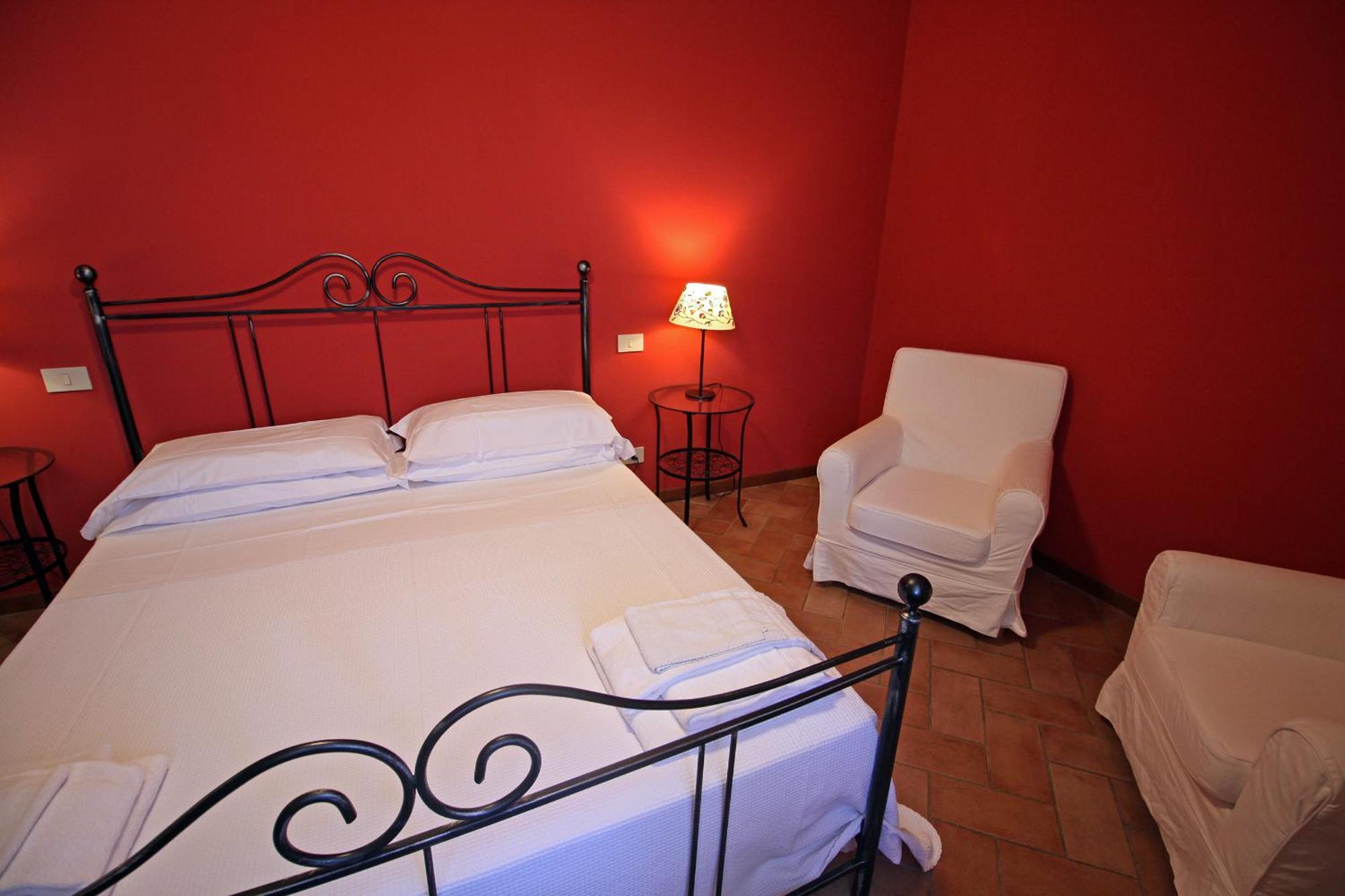 Agriturismo Casale Dello Sparviero Кастелина ин Шианти Номер фото